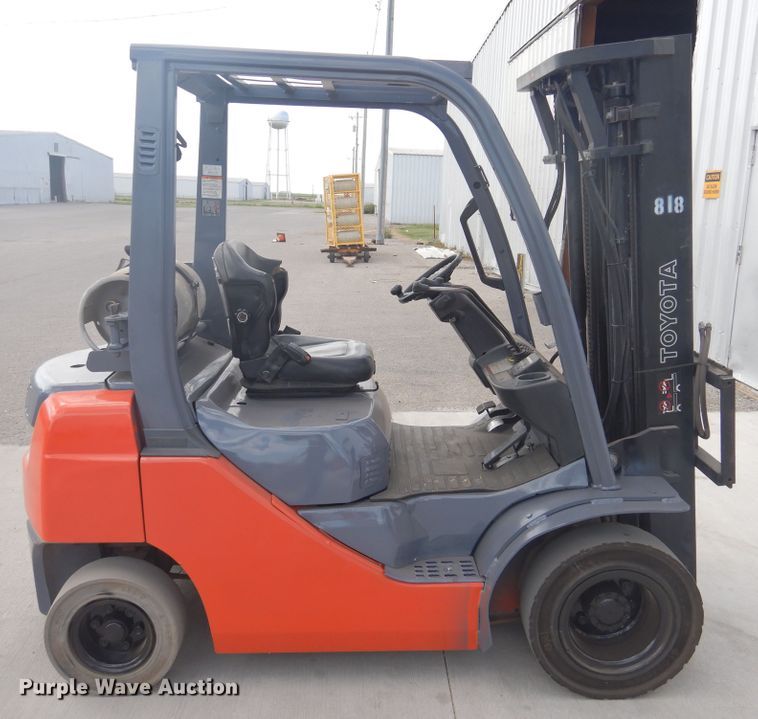 image for item HO9889 2008 Toyota 8FGU20  forklift