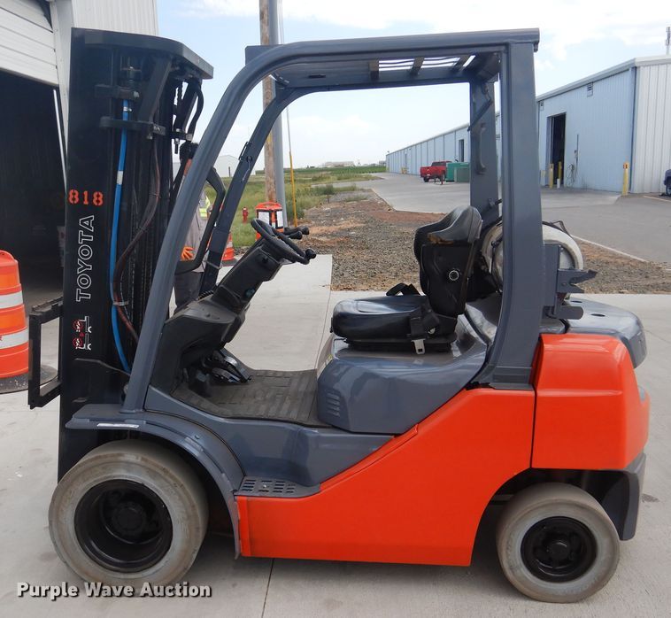 image for item HO9889 2008 Toyota 8FGU20  forklift