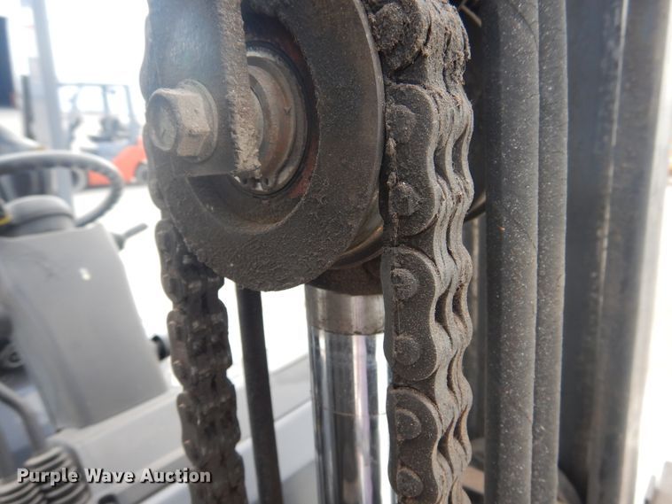 image for item HO9889 2008 Toyota 8FGU20  forklift