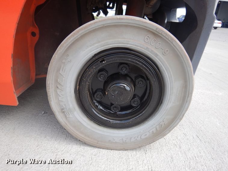 image for item HO9889 2008 Toyota 8FGU20  forklift