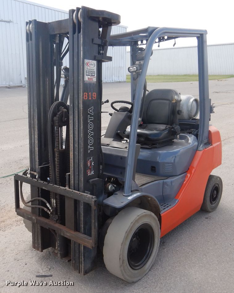 image for item HO9891 2008 Toyota 8FGU20  forklift