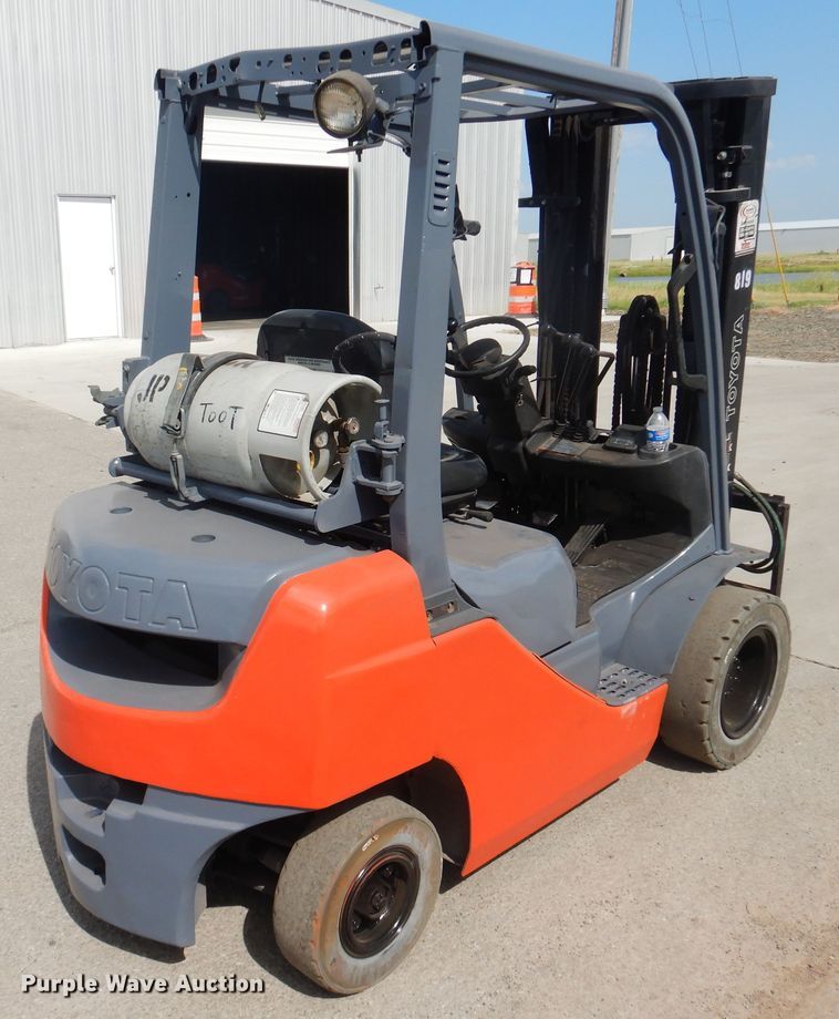 image for item HO9891 2008 Toyota 8FGU20  forklift