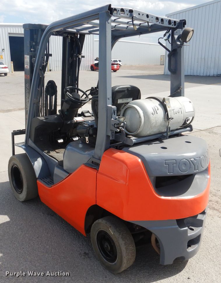 image for item HO9891 2008 Toyota 8FGU20  forklift