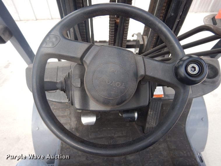 image for item HO9891 2008 Toyota 8FGU20  forklift