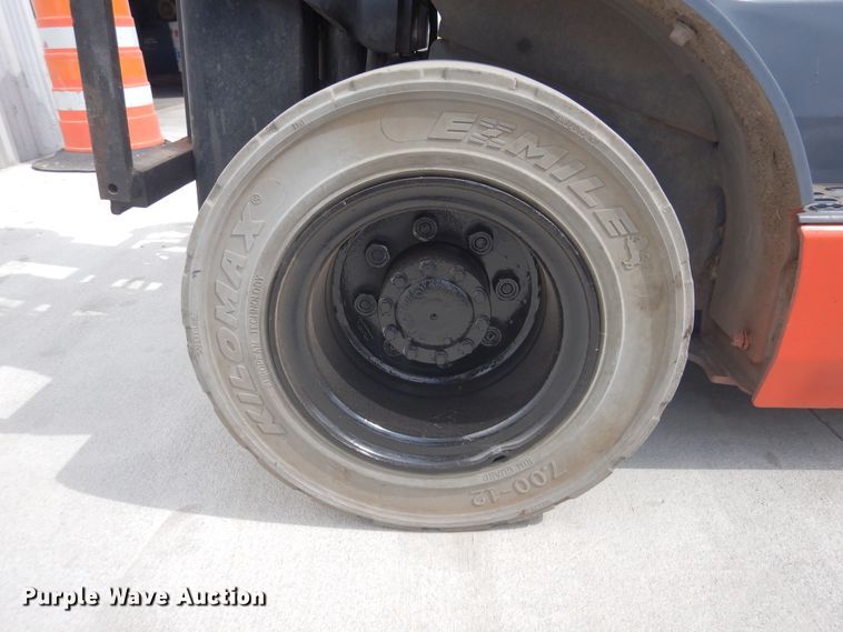 image for item HO9891 2008 Toyota 8FGU20  forklift