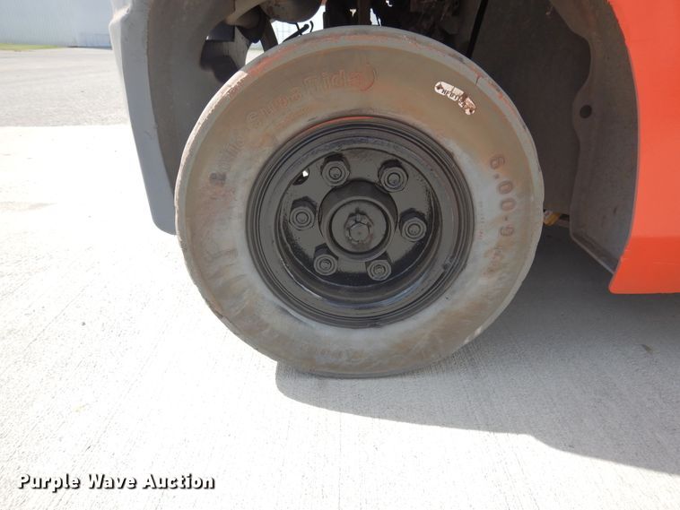 image for item HO9891 2008 Toyota 8FGU20  forklift