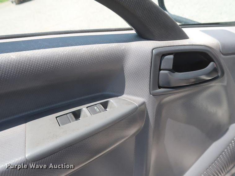 image for item HT9674 2013 Isuzu NPR  refrigerated truck