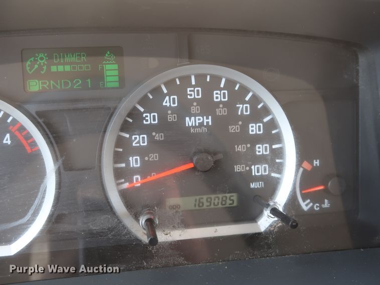 image for item HT9674 2013 Isuzu NPR  refrigerated truck