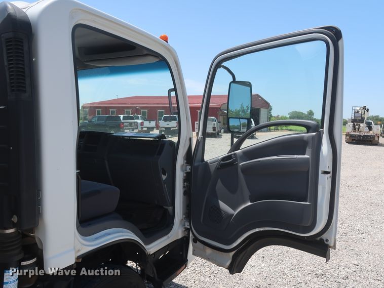 image for item HT9674 2013 Isuzu NPR  refrigerated truck