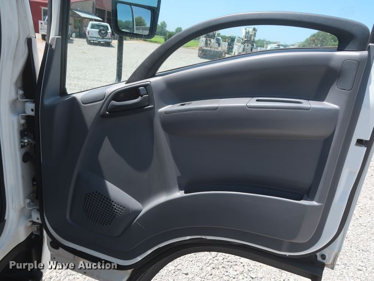 image for item HT9674 2013 Isuzu NPR  refrigerated truck