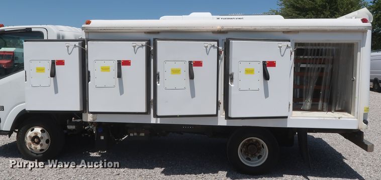 image for item HT9674 2013 Isuzu NPR  refrigerated truck