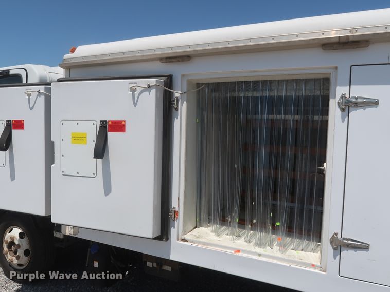 image for item HT9674 2013 Isuzu NPR  refrigerated truck