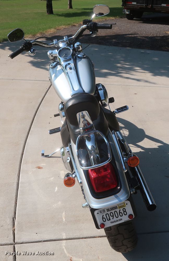 image for item HT9747 2003 Harley Davidson FXSTD Softail Deuce 100th Anniversary Edition motorcycle