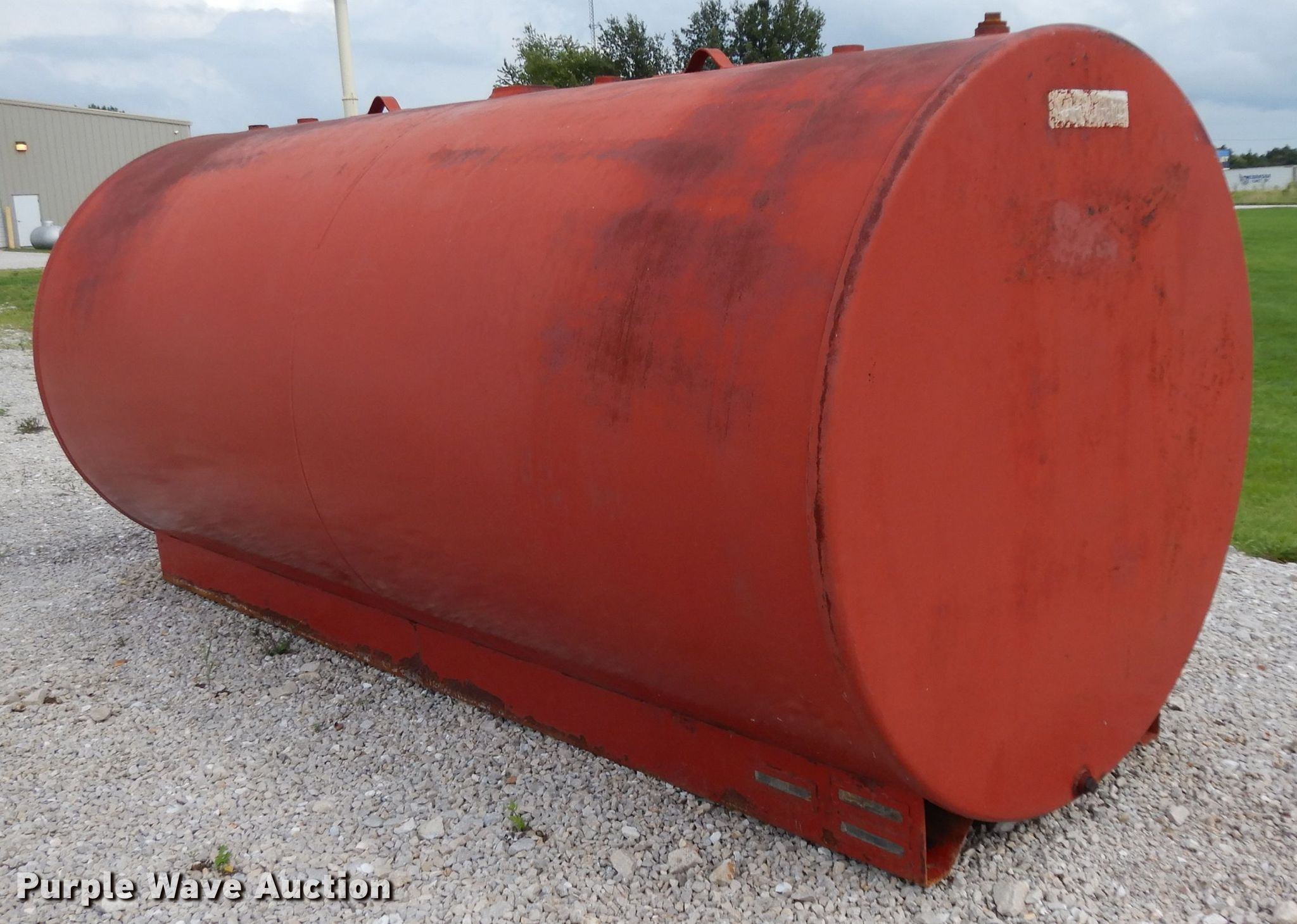 Fuel tank in Boonville, MO Item DG6947 sold Purple Wave