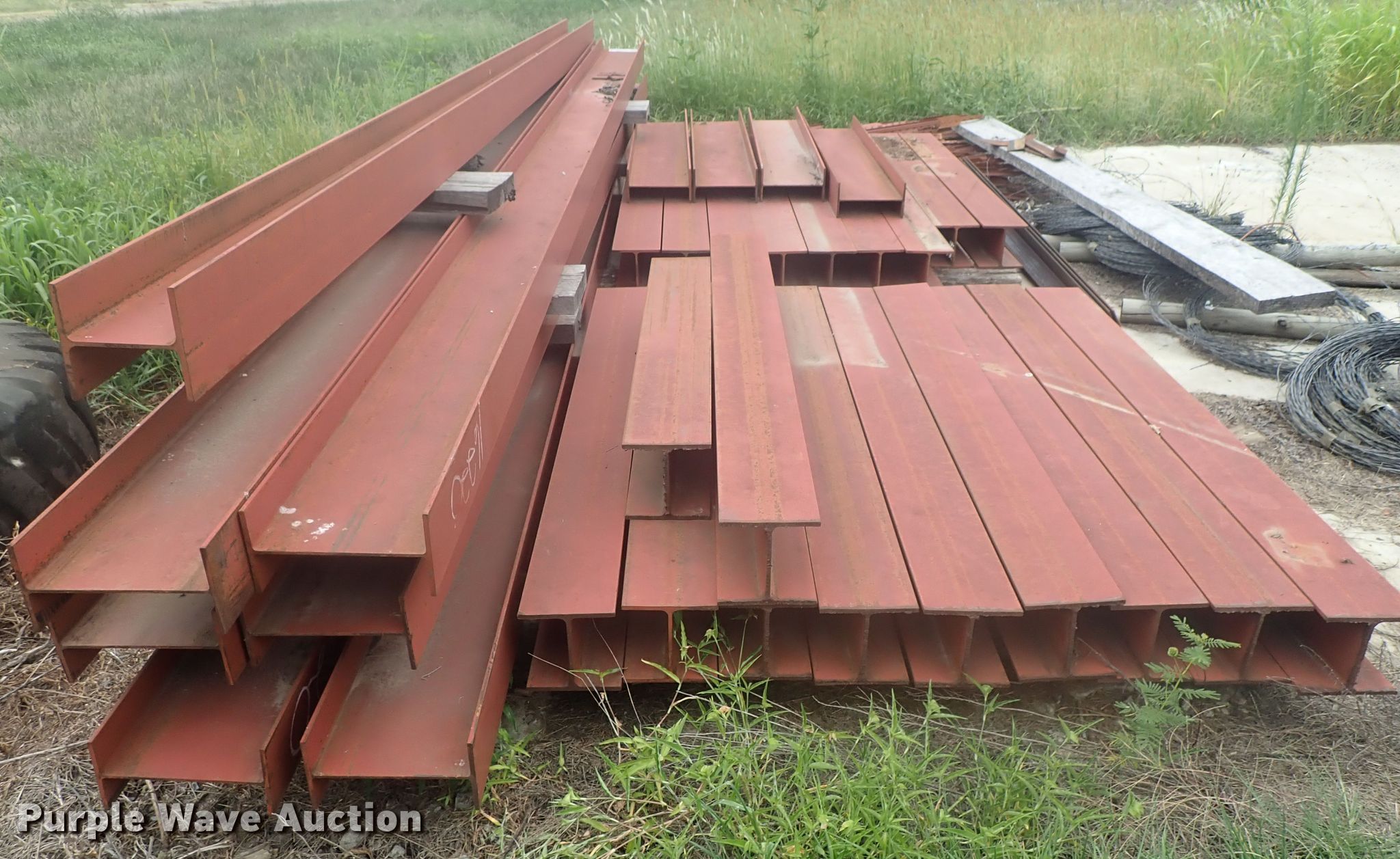 (31) red iron Ibeams in Wichita, KS Item DI4710 sold Purple Wave