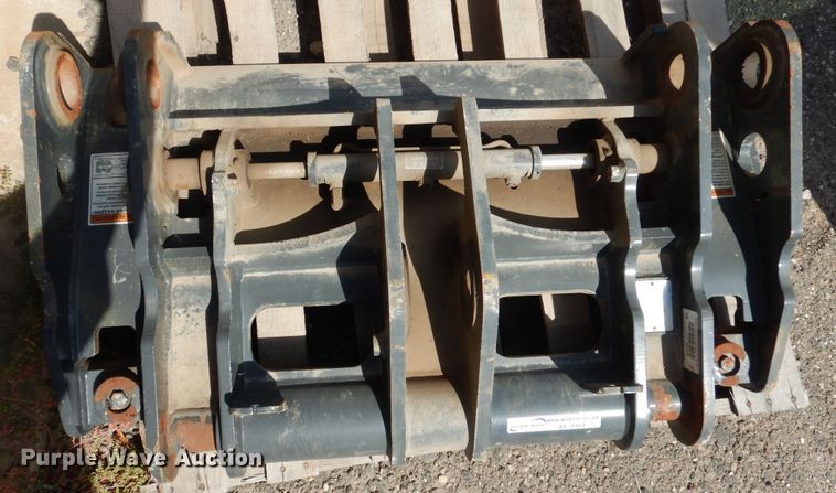 image for item AF9993 2012 JRB wheel loader quick coupler