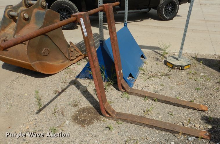 image for item AF9994 48"L loader bucket forks