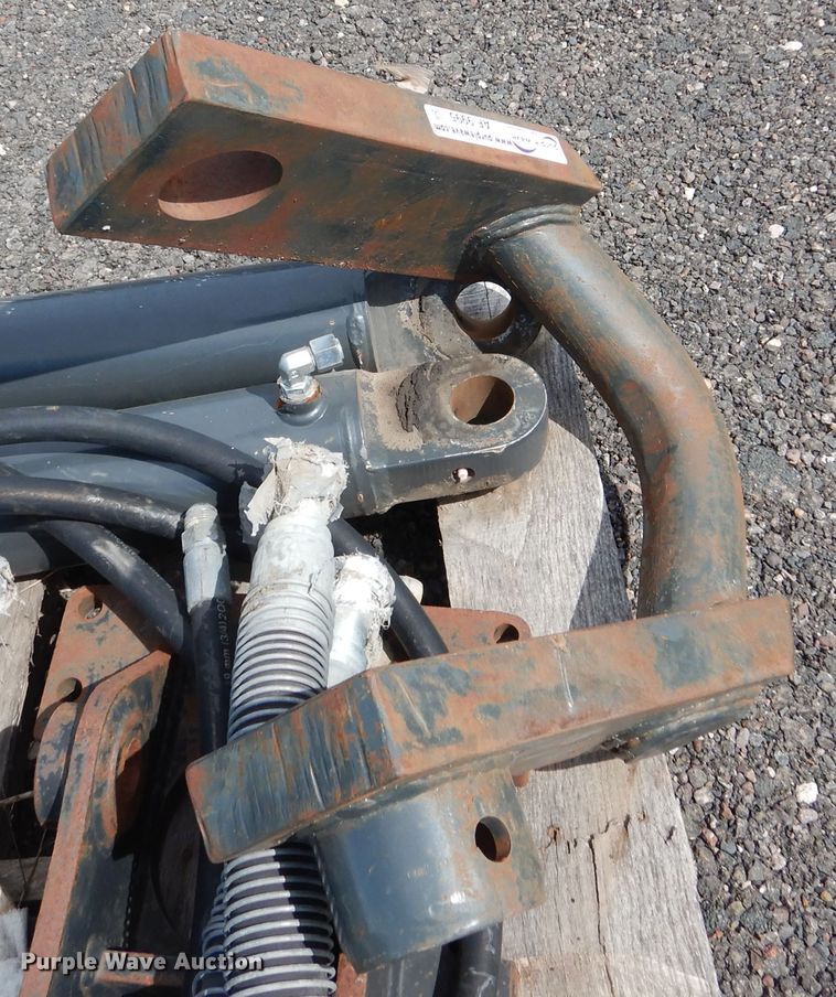 image for item AF9995 2011 magnet clevis