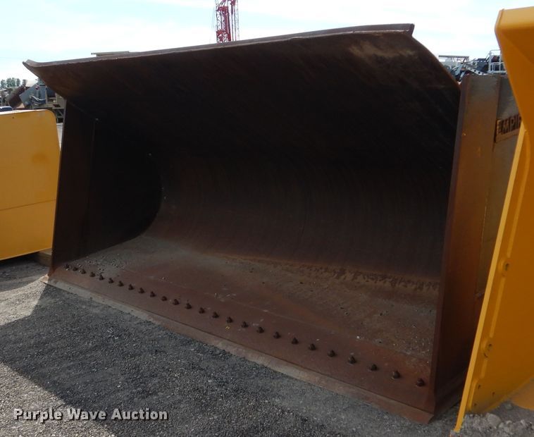 image for item AF9997 2011 163"W loader bucket