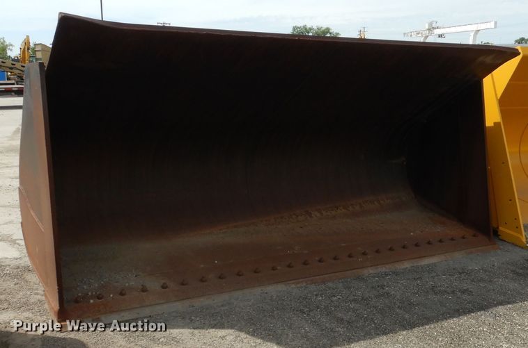 image for item AF9997 2011 163"W loader bucket