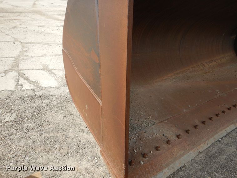 image for item AF9997 2011 163"W loader bucket
