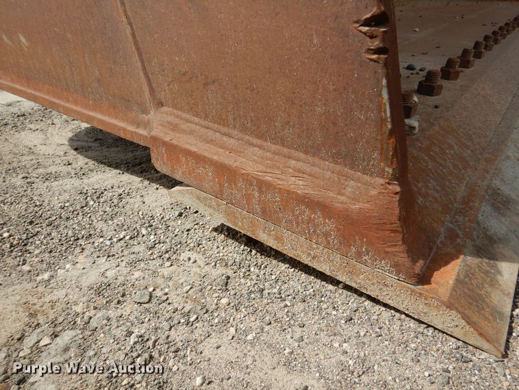 image for item AF9997 2011 163"W loader bucket