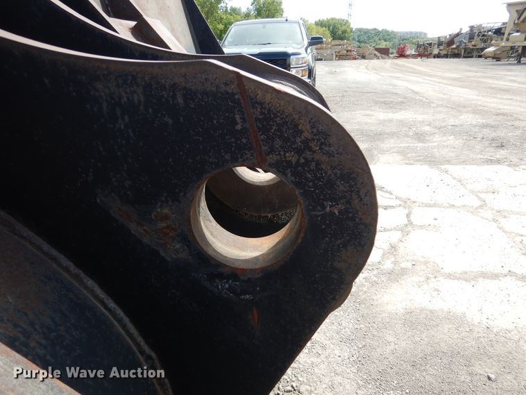 image for item AF9997 2011 163"W loader bucket