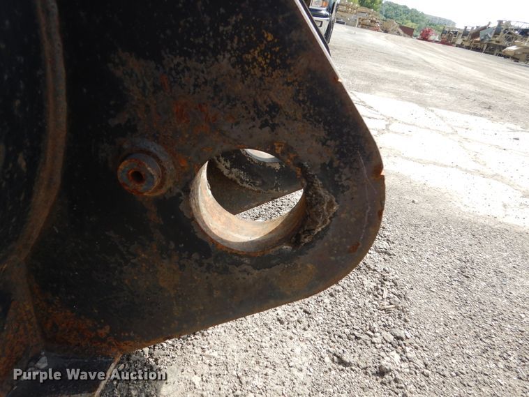 image for item AF9997 2011 163"W loader bucket
