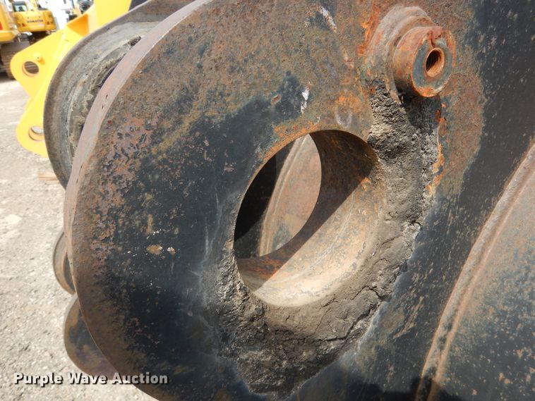 image for item AF9997 2011 163"W loader bucket