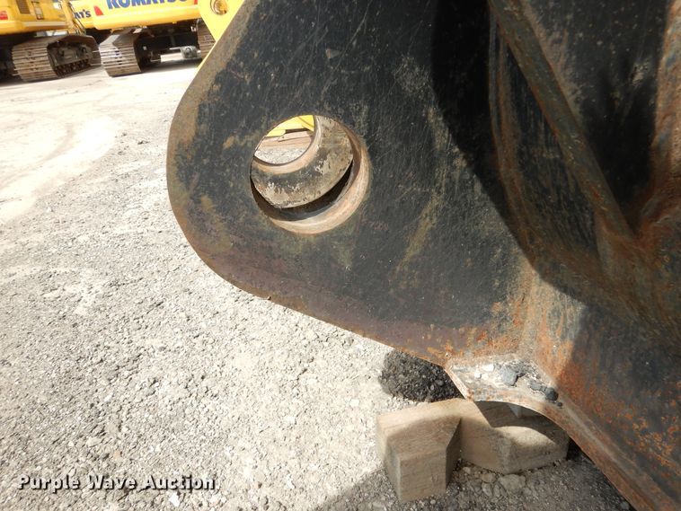 image for item AF9997 2011 163"W loader bucket