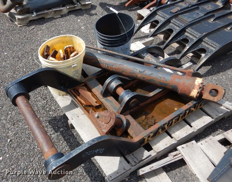 image for item AF9998 2012 Raveling hydraulic thumb