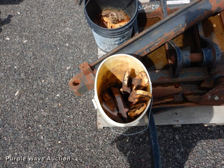 image for item AF9998 2012 Raveling hydraulic thumb