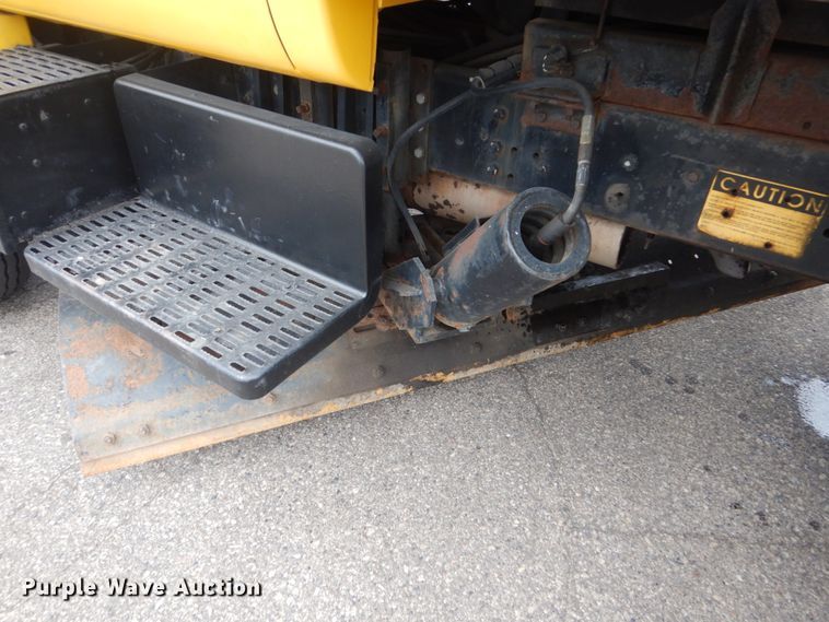 image for item DA8401 1991 GMC TopKick  dump truck