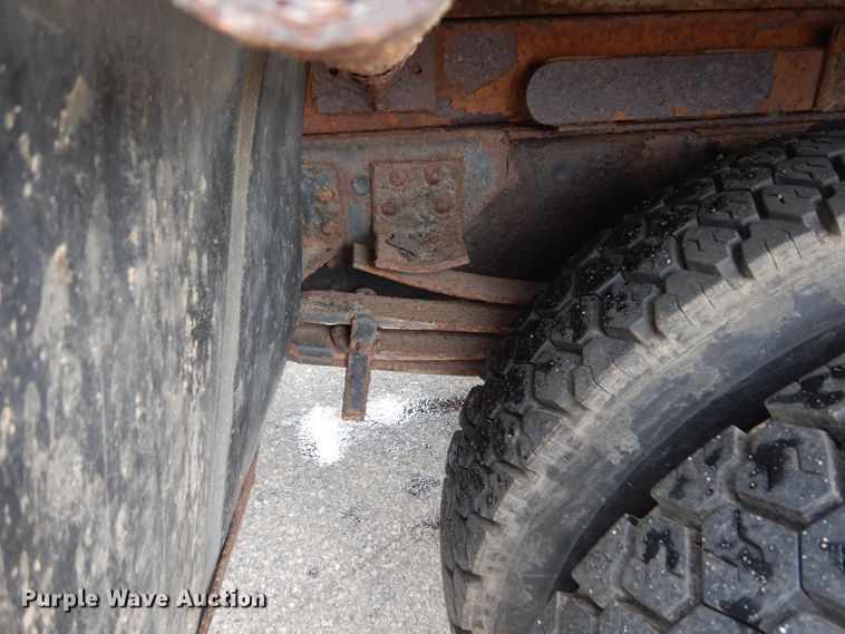 image for item DA8401 1991 GMC TopKick  dump truck