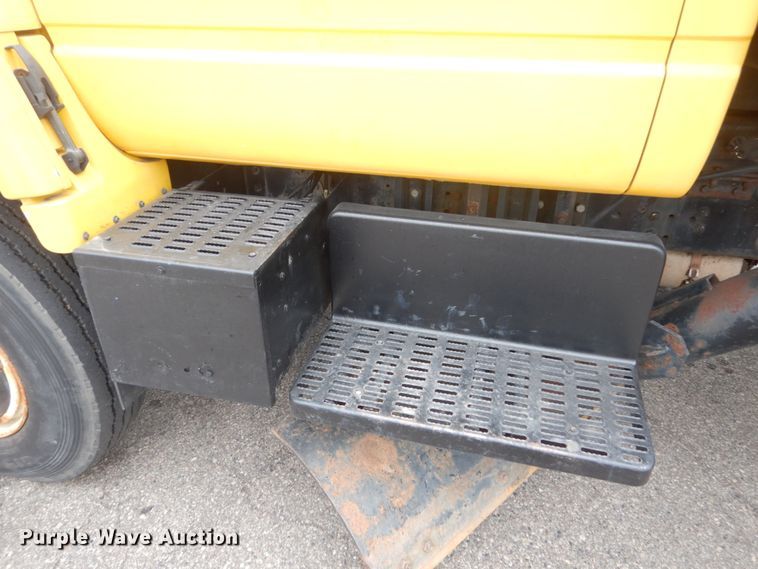 image for item DA8401 1991 GMC TopKick  dump truck