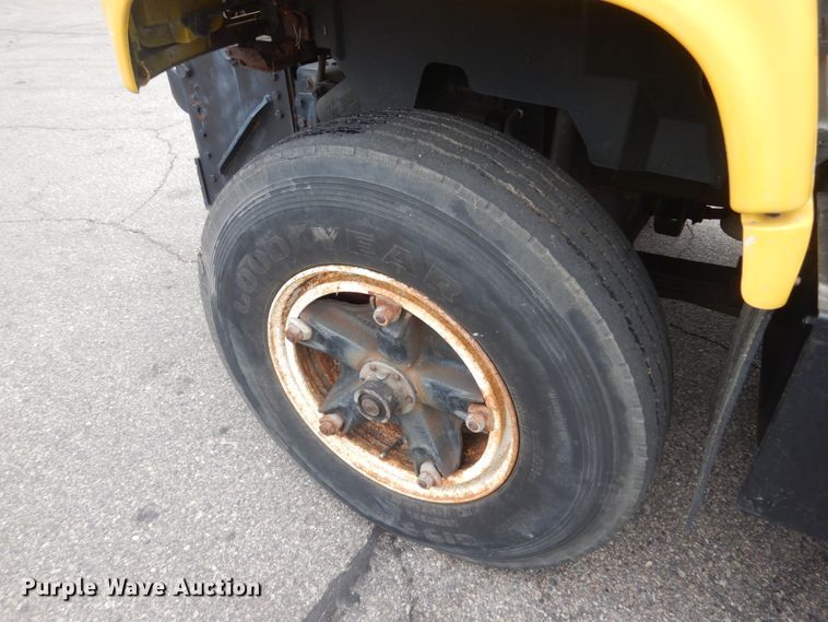 image for item DA8401 1991 GMC TopKick  dump truck