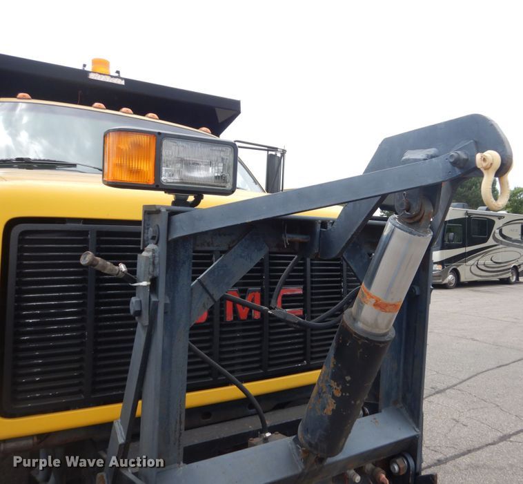 image for item DA8401 1991 GMC TopKick  dump truck