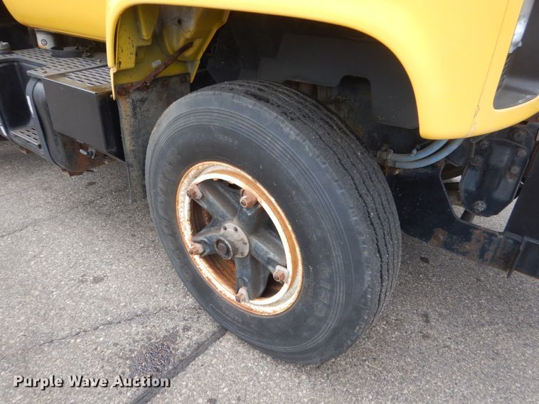 image for item DA8401 1991 GMC TopKick  dump truck