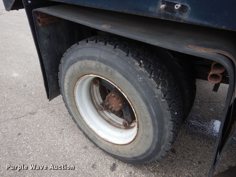 image for item DA8401 1991 GMC TopKick  dump truck