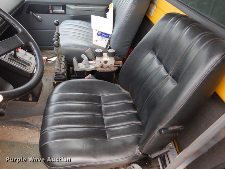 image for item DA8401 1991 GMC TopKick  dump truck