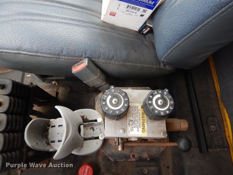 image for item DA8401 1991 GMC TopKick  dump truck