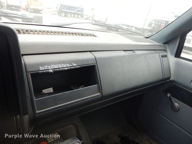 image for item DA8401 1991 GMC TopKick  dump truck