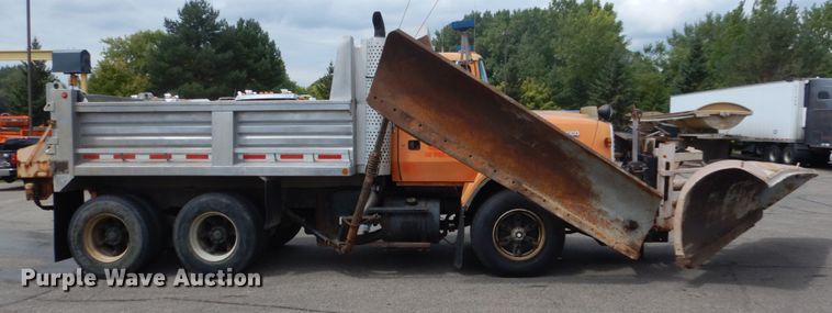 image for item DA8402 1991 Ford L9000  dump truck