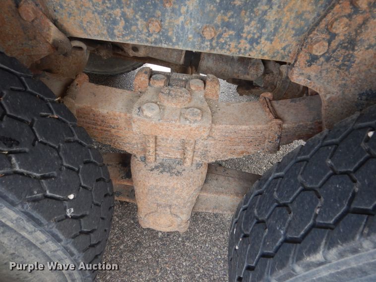 image for item DA8402 1991 Ford L9000  dump truck