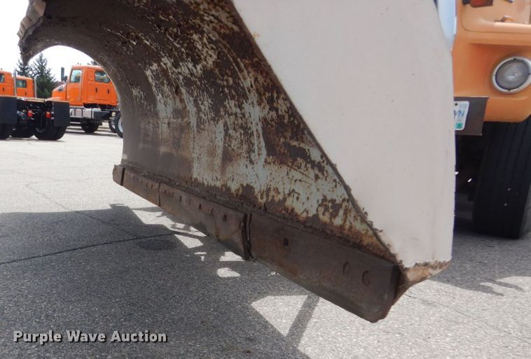 image for item DA8402 1991 Ford L9000  dump truck