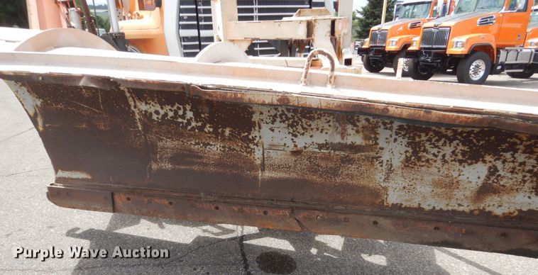 image for item DA8402 1991 Ford L9000  dump truck