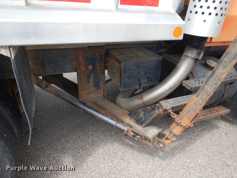 image for item DA8402 1991 Ford L9000  dump truck