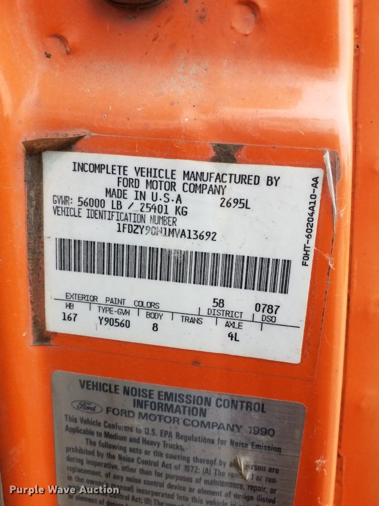 image for item DA8402 1991 Ford L9000  dump truck