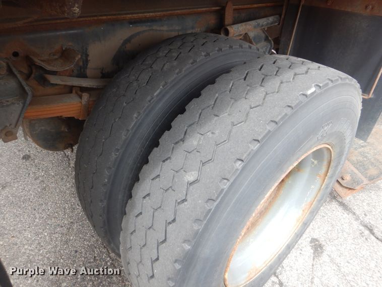 image for item DA8403 2000 Sterling L-Line  dump truck