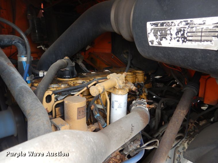 image for item DA8403 2000 Sterling L-Line  dump truck